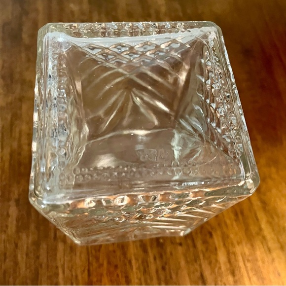 Beautiful Vintage WHISKEY/Tequi
Decanter 1960 Cut Glass With a fan design. Italy - Picture 10 of 11